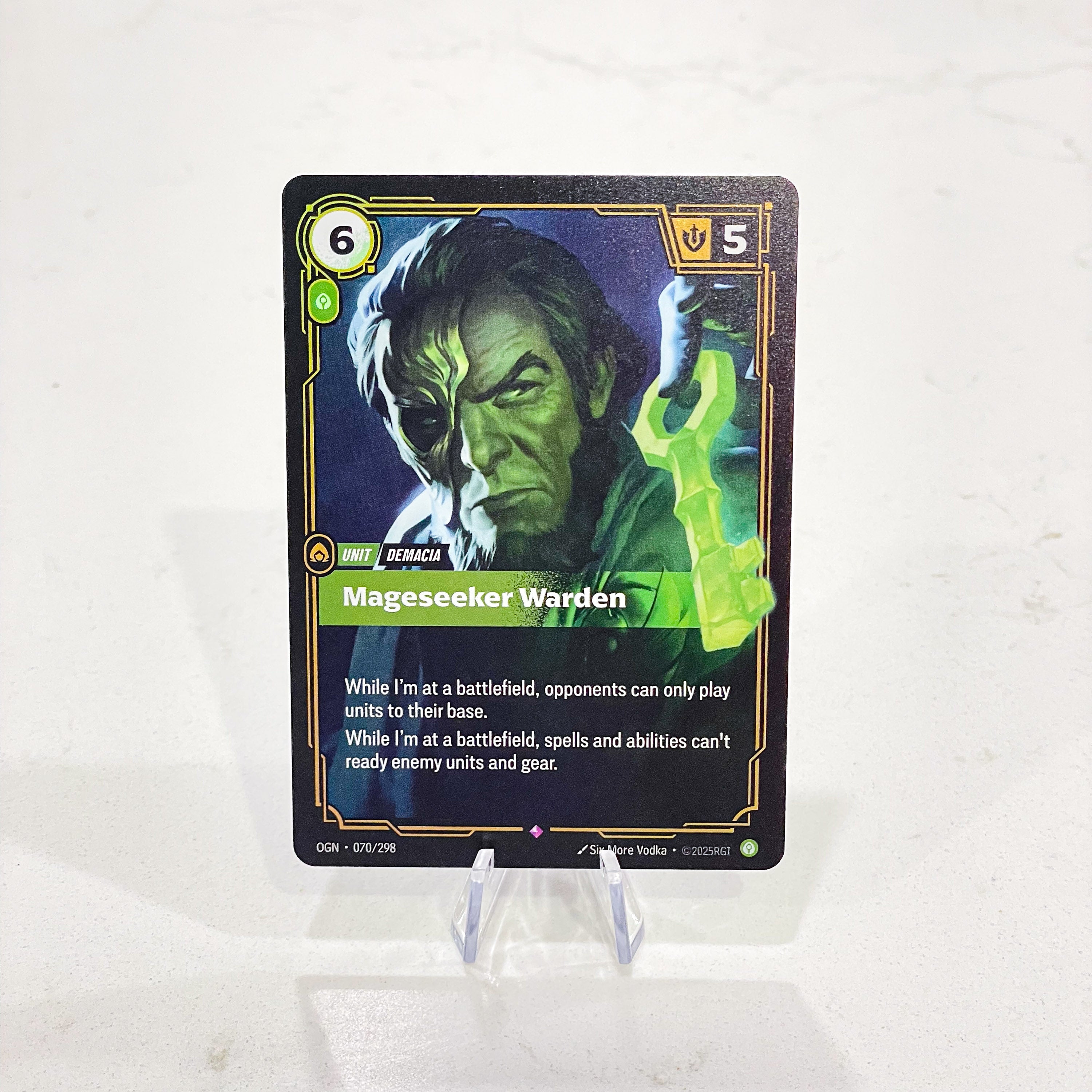 Riftbound TCG - Mageseeker Warden (Foil, Rare) | Origins 070/298